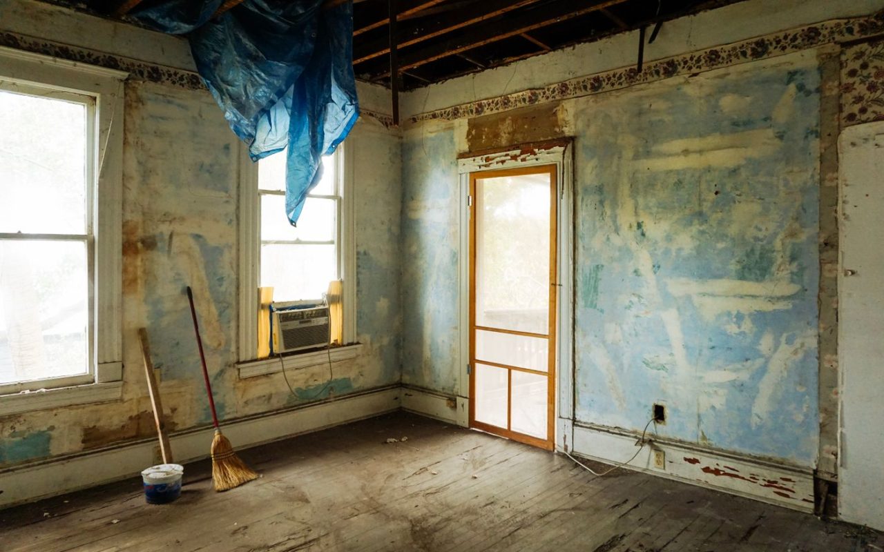 Curage de bâtiment — avant
